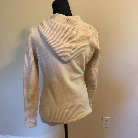 Sweater - Picture 4 of 7